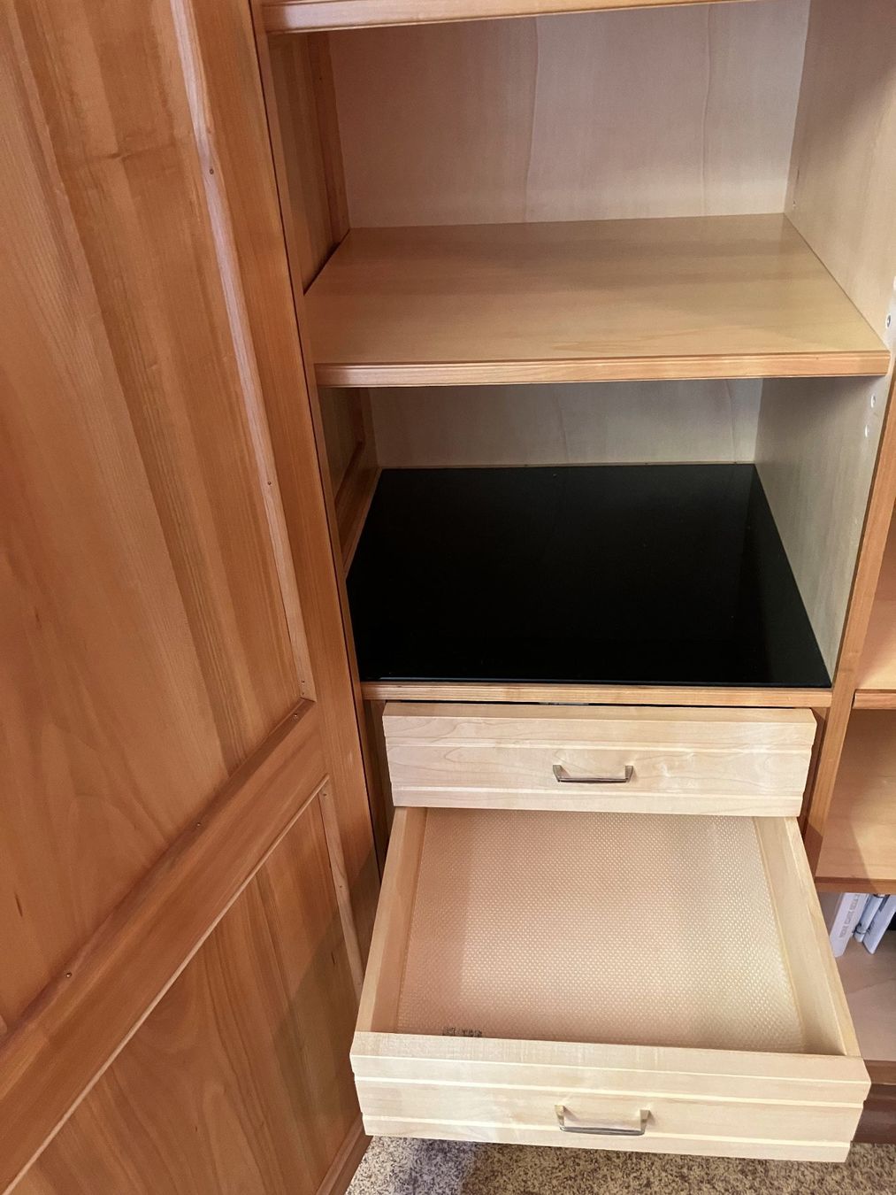 Armadi: Holzschrank massiv – Usato da Seewen SZ venduto da Rtotto 3