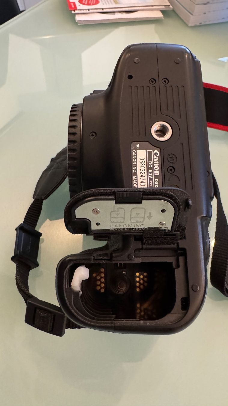 Canon Fotocamera: DSLR Canon EOS 60D Kamera, Objektiv, Stativ, Tasche – Usato da Bellmund venduto da Kari58 8