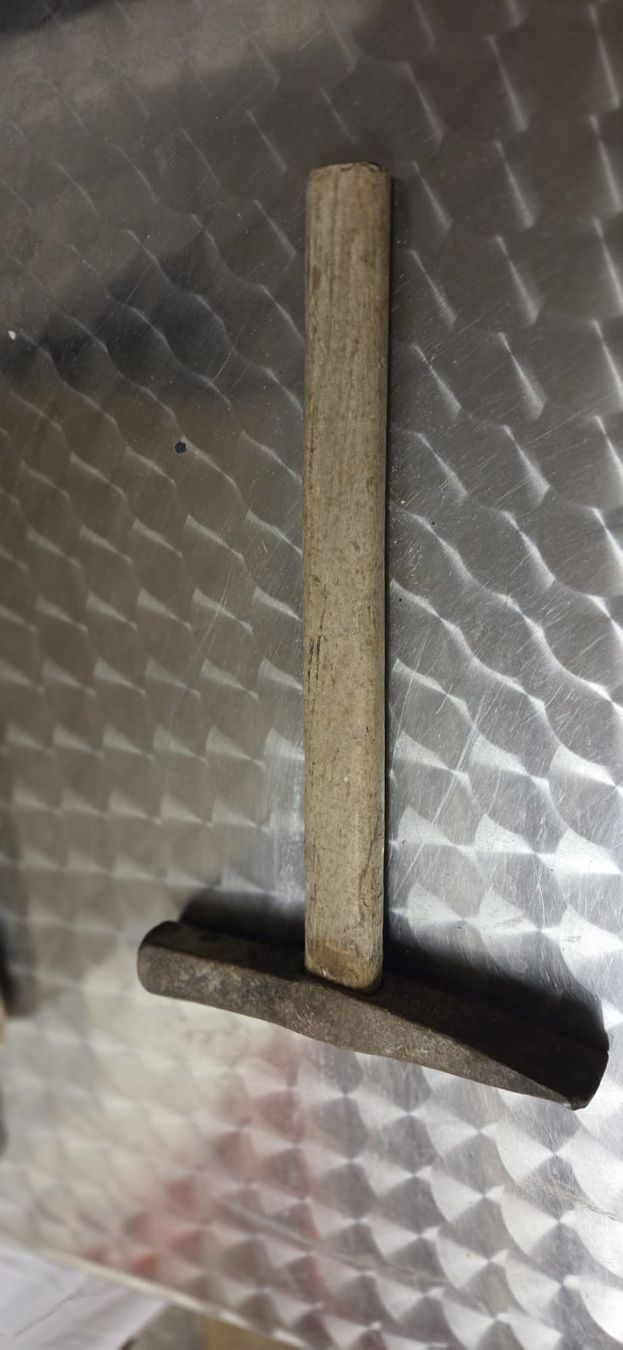 Alle Werkzeuge: Alter Maurer Hammer – Gebraucht aus Niederbipp von Trude04