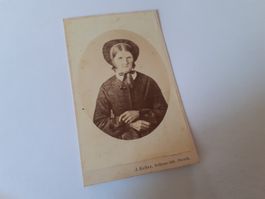 SCHWIIZER FRAU DAZUMAL - ALTI DAME mit CHOPF HUUBE - ZUERICH
