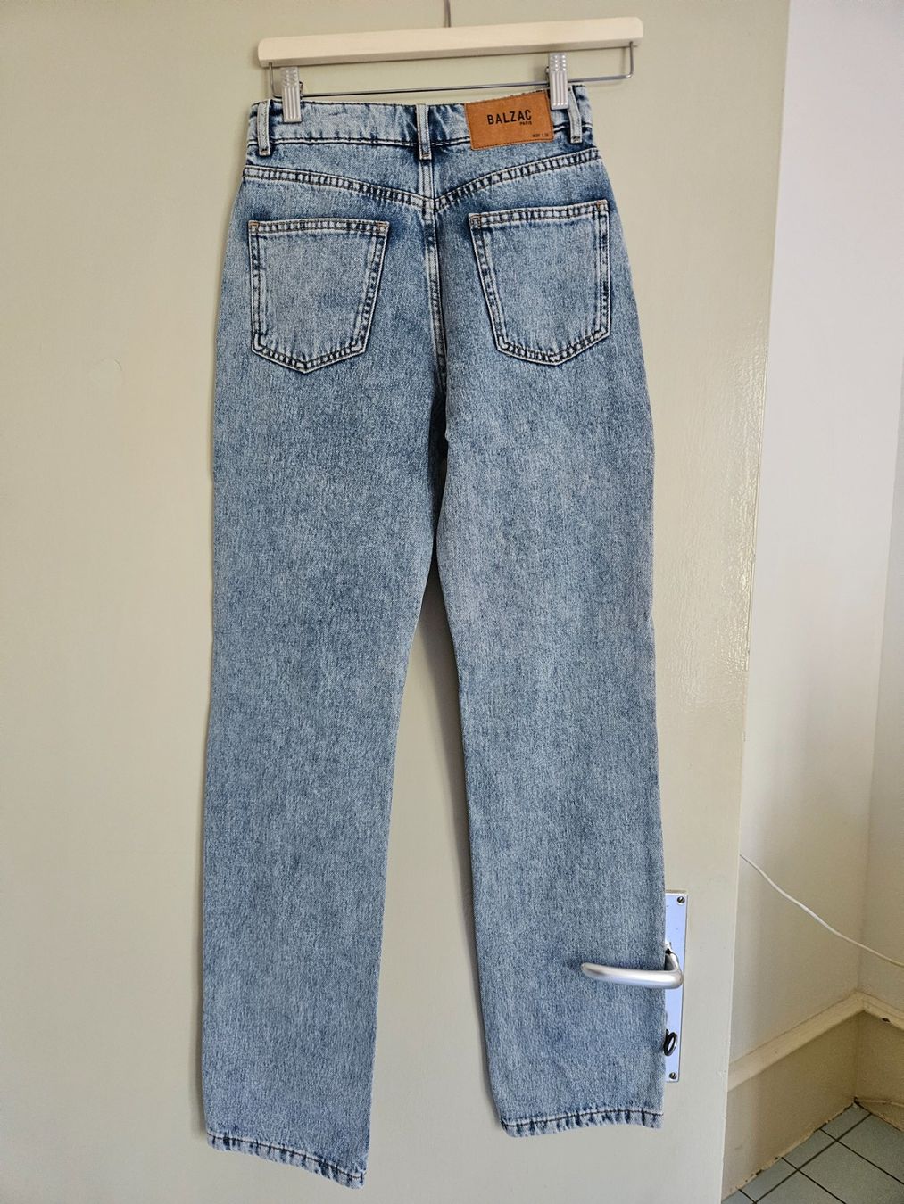 Jeans: BALZAC PARIS Jeans Damen, W25/L26 – Nuovo (secondo la descrizione) da Basel venduto da izz_m9db 2