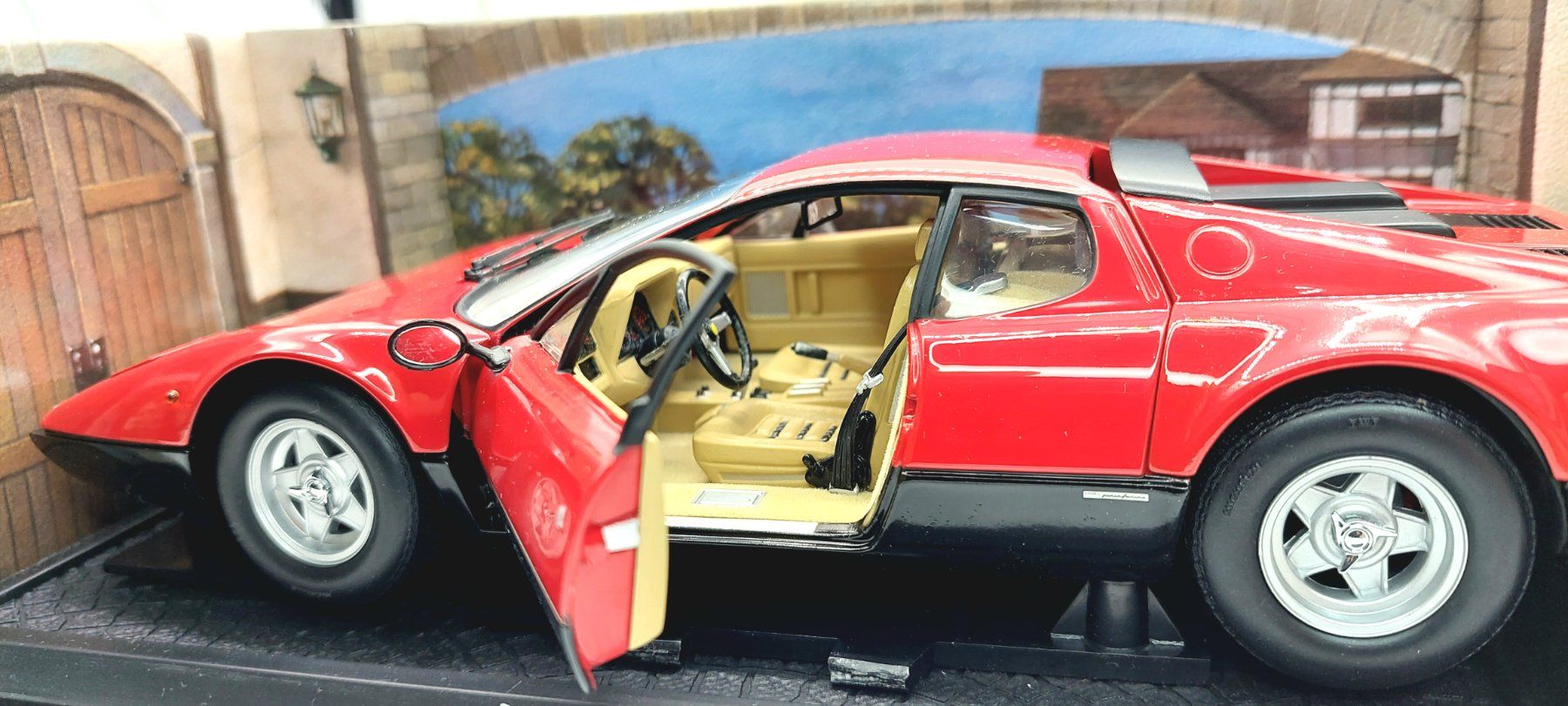 Kyosho Modellini d'auto: 1:18 KYOSHO - FERRARI - 365 GT4/BB – Nuovo e nell'imballaggio originale da Villars-sur-Glâne venduto da SwissTrendyStore 5
