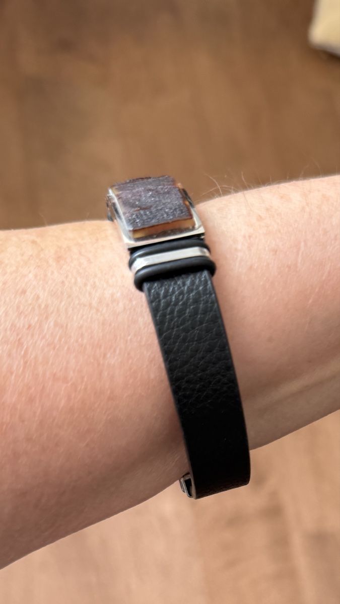 Bracciali & Braccialetti: Lederarmband mit Bernstein – Nuovo e nell'imballaggio originale da Ebikon venduto da Leonidas2 1