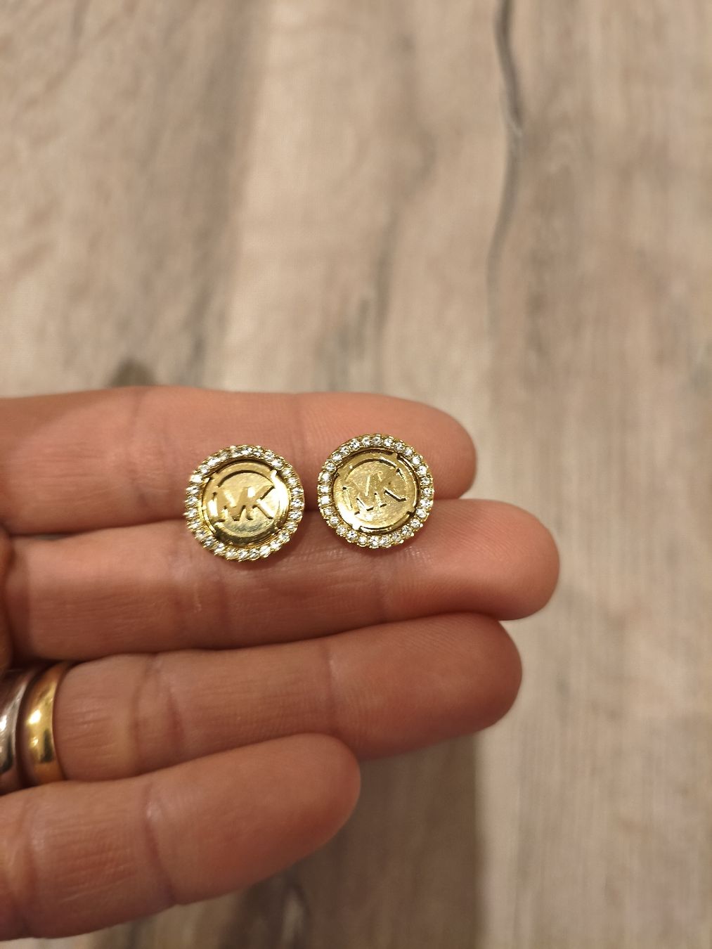 Michael Kors Boucles d'oreille: orecchini Kors – D'occasion à Bioggio par OresteIronix