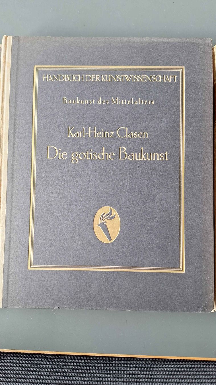 Bücher: Handbuch der Kunstwissenschaft Architektur – Gebraucht aus Zürich von anna3929