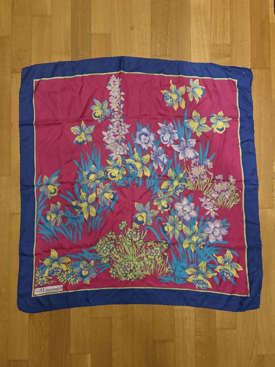 Dior Foulard & Sciarpe: Christian Dior scarf floral – Nuovo (secondo la descrizione) da Zürich venduto da chj_57pl 1