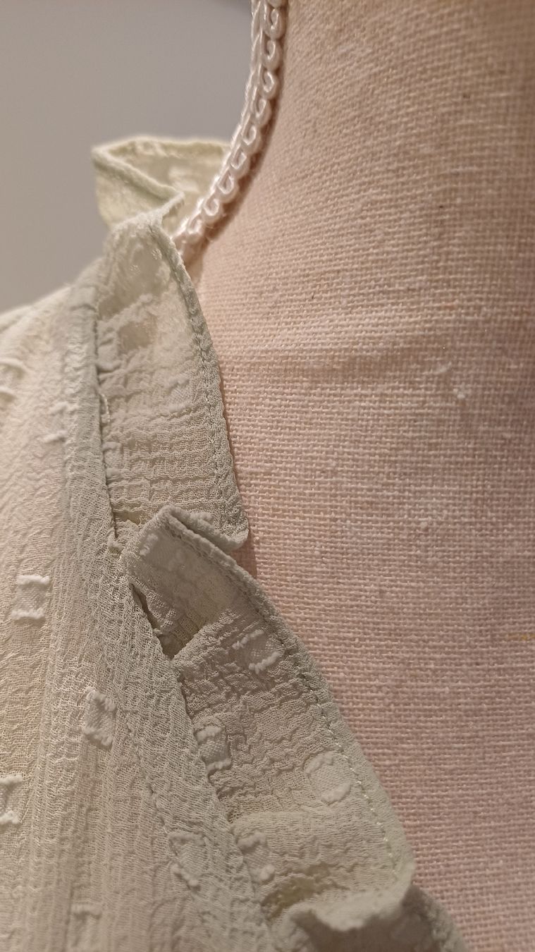 Camicette: Bluse Damen Langarm Crinkle-Optik Grösse M  – Usato da Arlesheim venduto da savina01 4