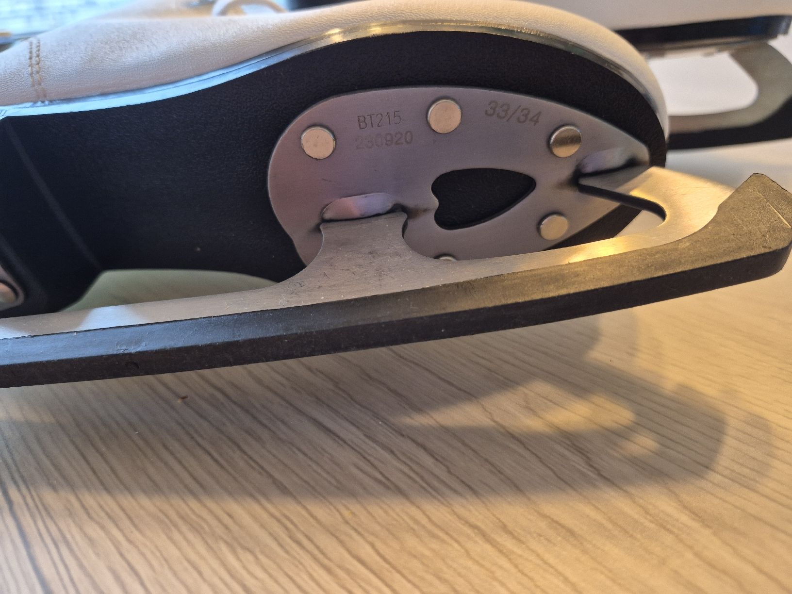 Decathlon Schlittschuhe: Kinder Schlittschuhe 33/34 – Gebraucht aus Hinterkappelen von olg_kgn6 1