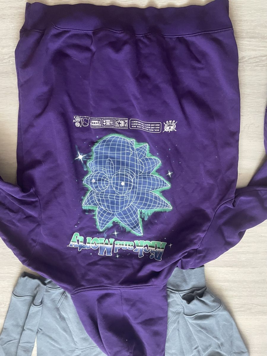 Kleiderpakete: 2 Hoodies Gr.L  ab 5.- – Gebraucht aus Ennetaach von Ustraessle 2