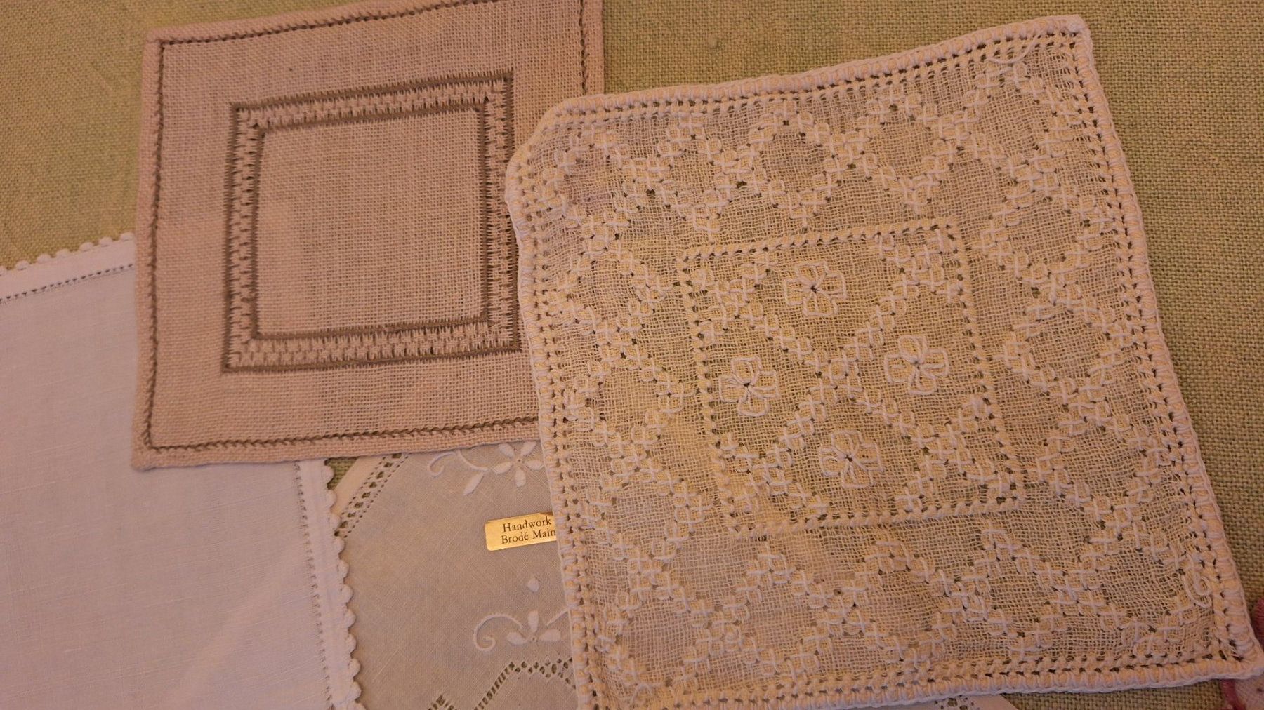 Altra biancheria da tavola: 10 Vintage Platz-Deckelchen ,teils mit Spitze – Usato da Dornach venduto da majo8689 2