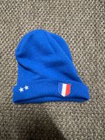 Blaue Mütze Frankreich – Strickmütze mit Wappen und Sternen