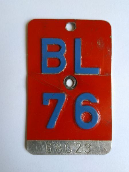 Insegne: Velonummer BL 1976 – Usato da Oberdorf BL venduto da padrino1979