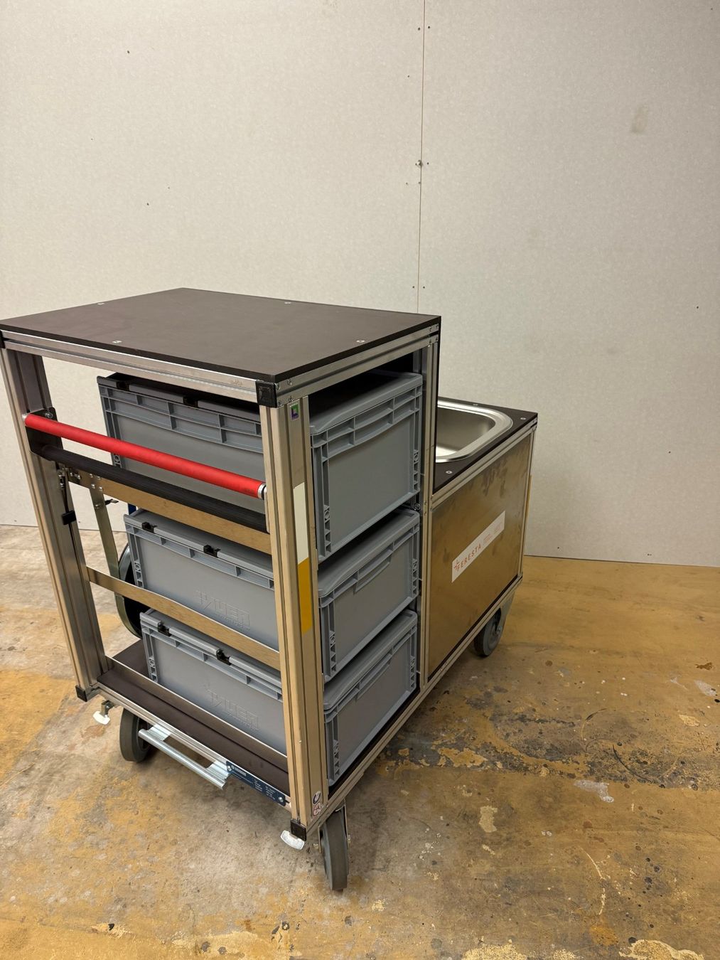 Eléments de bureau: Feuerwehr Rollcontainer Hygiene Typ 1 – Neuf (Voir description) à Wangen SZ par FERESTA_AG 2
