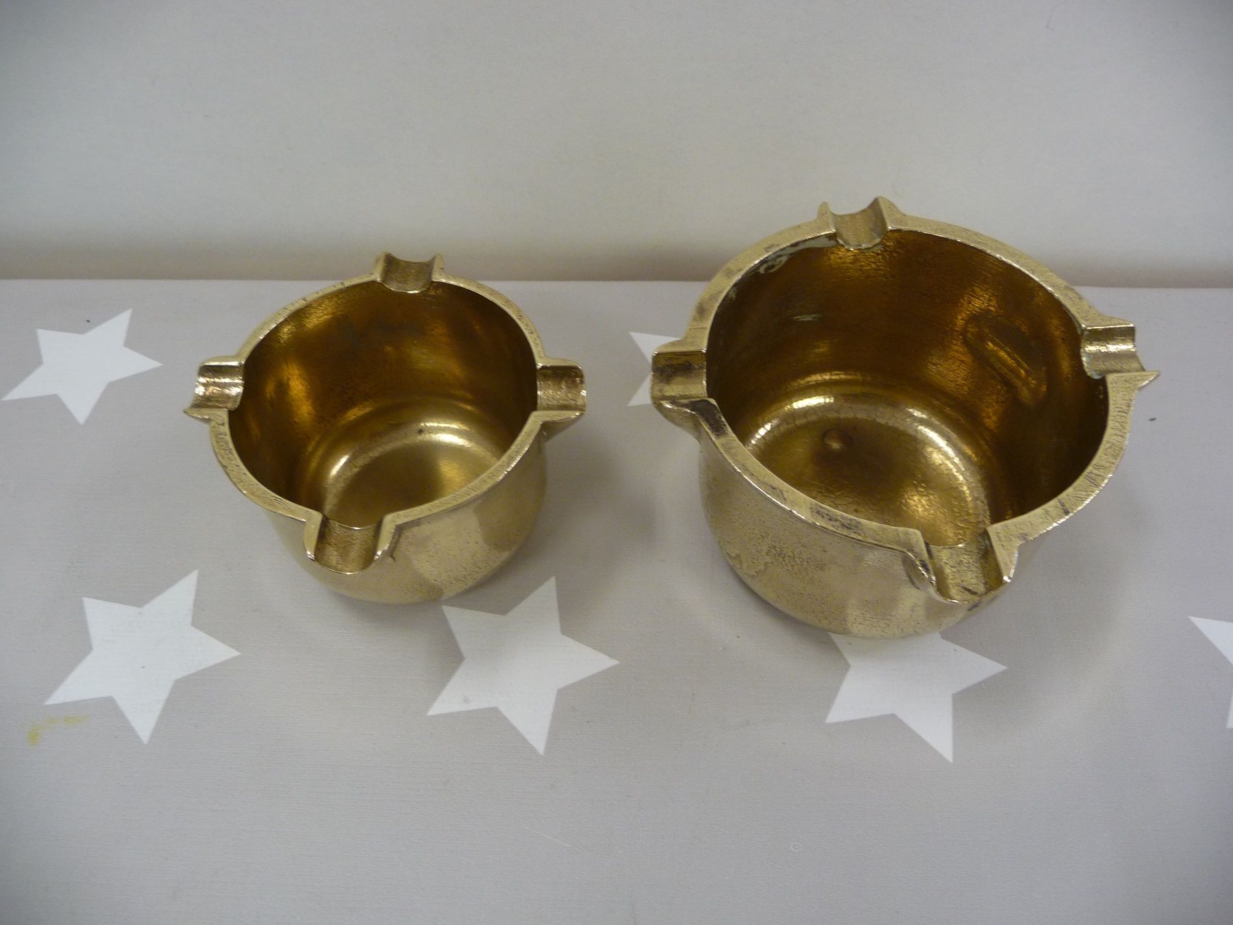 Portacenere: 2 Aschenbecher Nr. 2 + 4 – Usato da Rafz venduto da Powacaddy