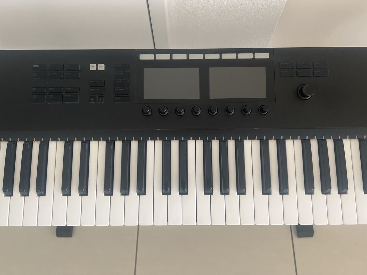 Native Instruments Strumenti musicali: Native Instruments Komplete Kontrol S61 MK2 - MIDI Keyboard – Usato da Steffisburg venduto da lar_r2c8 3