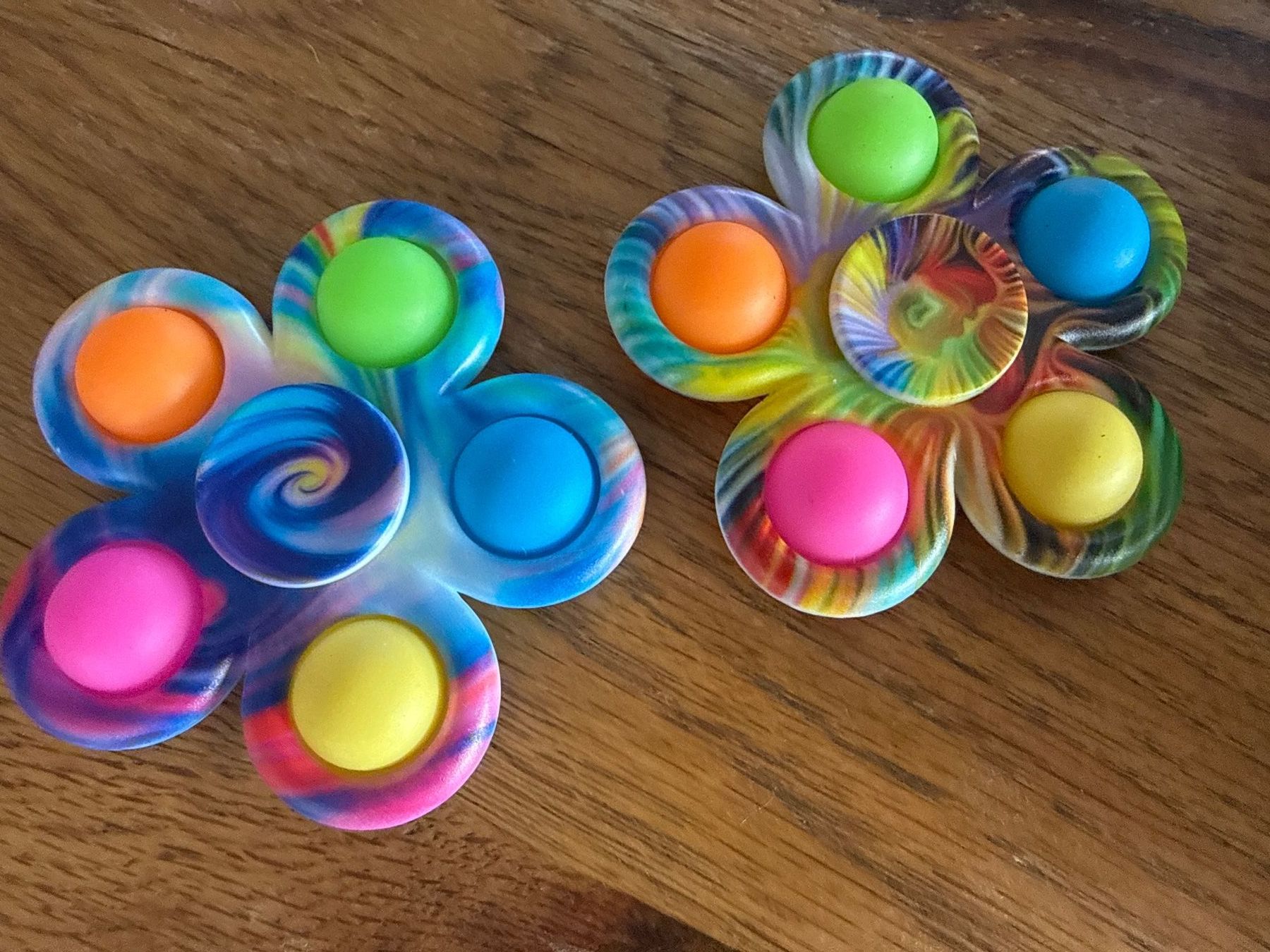 Giocattoli: 2x Fidget-Spinner: sensorisches Stressabbau Drehspielzeug – Nuovo (secondo la descrizione) da Teufenthal AG venduto da MeineSchatztruhe
