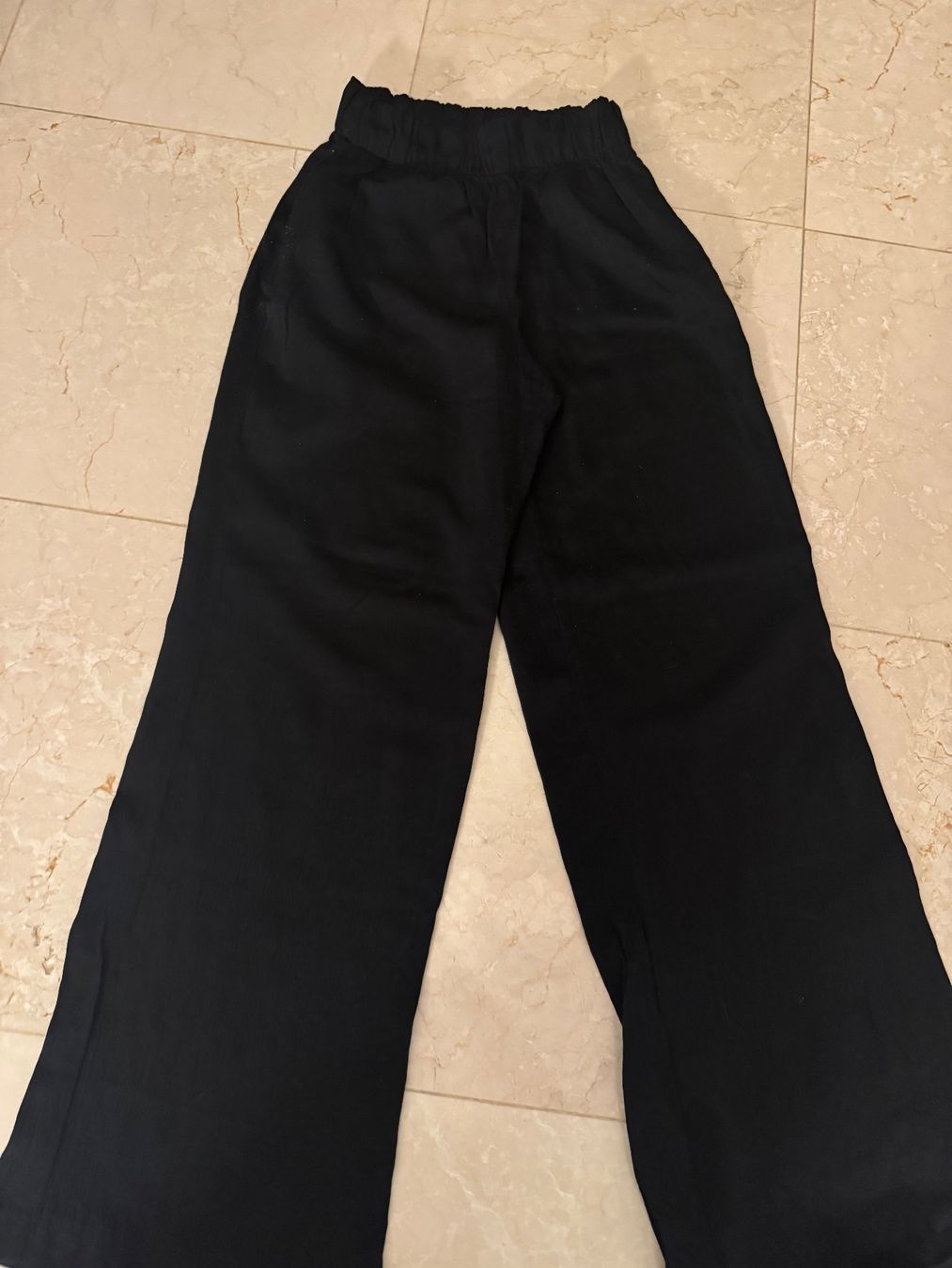 Pantaloni: Schwarze Seidenhose – Usato da Basel venduto da mar_dgx7
