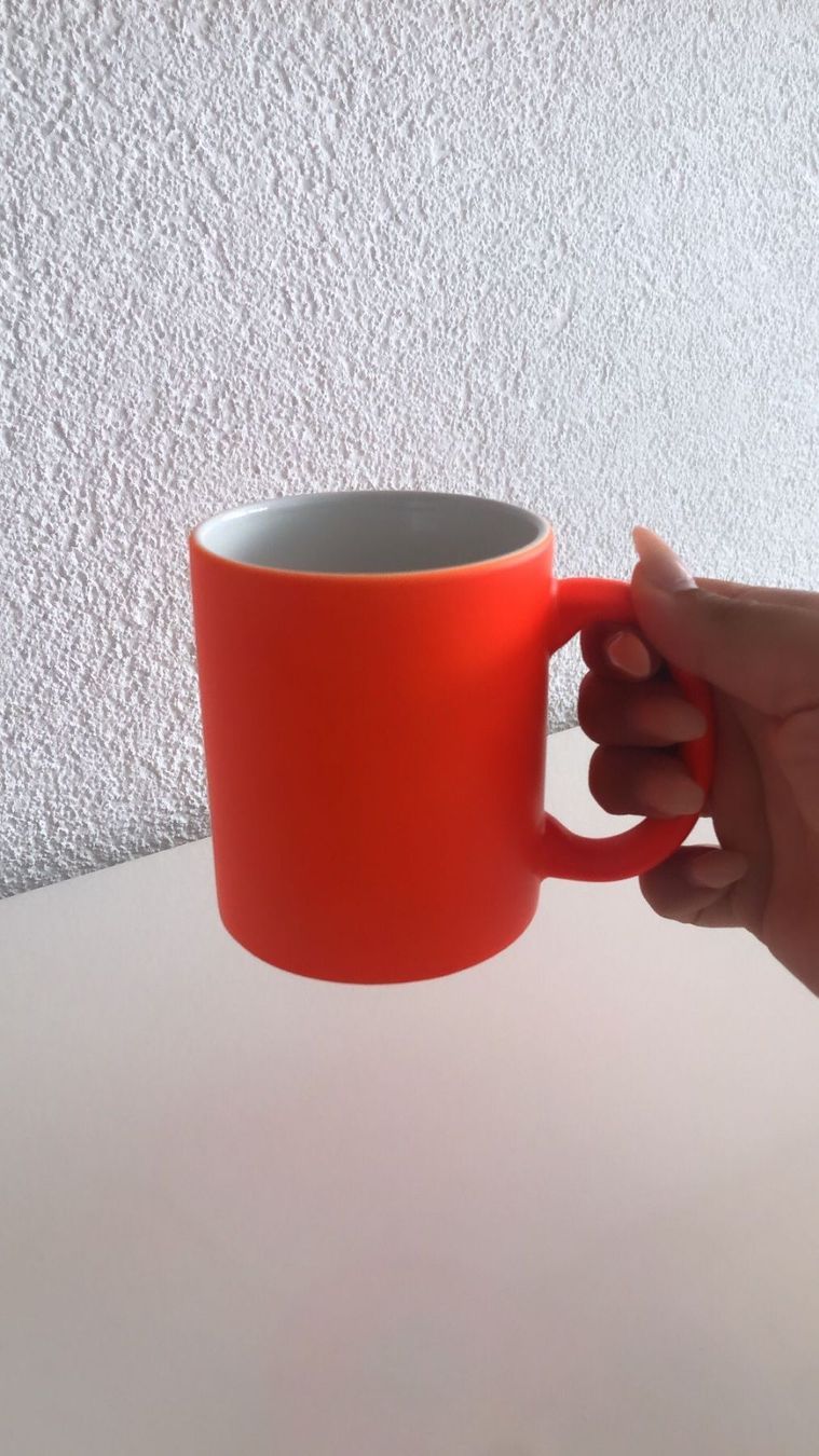 Tazze: Neon Orange Tasse – Nuovo e nell'imballaggio originale da Biel/Bienne venduto da Bolagol9