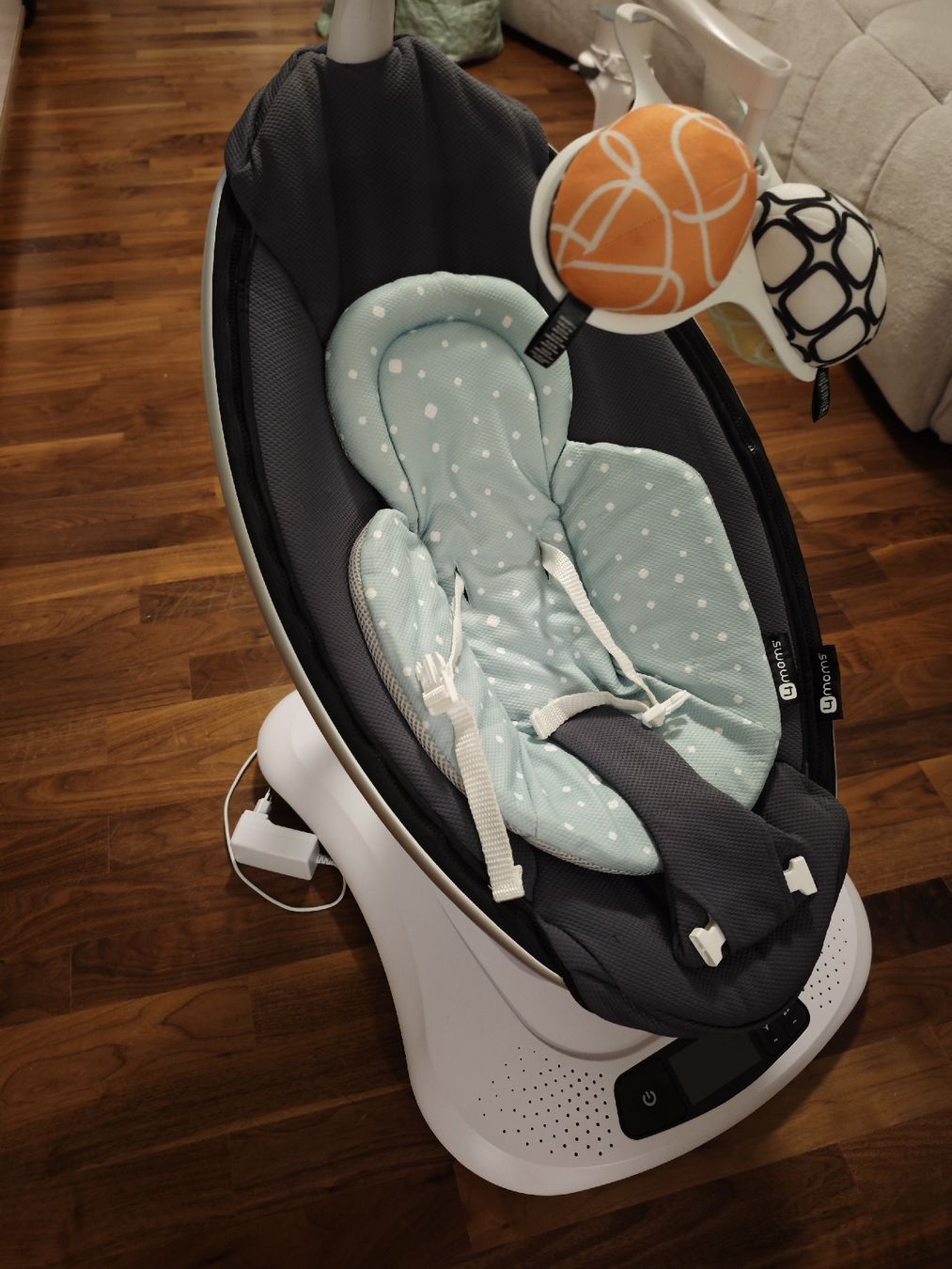 4moms Sdraiette & Sdraiette a dondolo: 4moms MamaRoo Babywippe grau  – Usato da Chur venduto da Edina1994 5