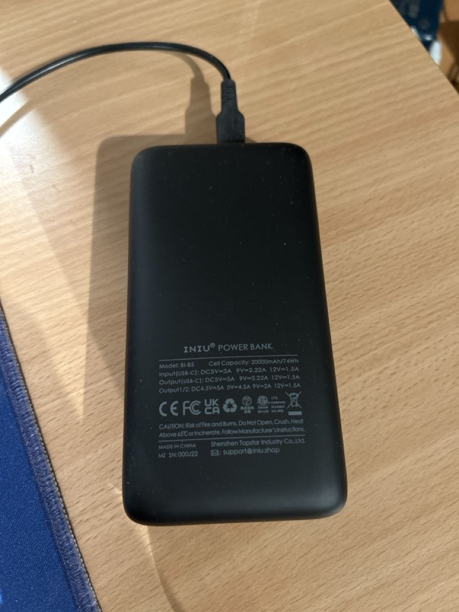 Akkus: INIU 20'000mAh Power Bank (fast neu) inkl. Taschenlampe – Gebraucht aus Bülach von wil_z8tf 1