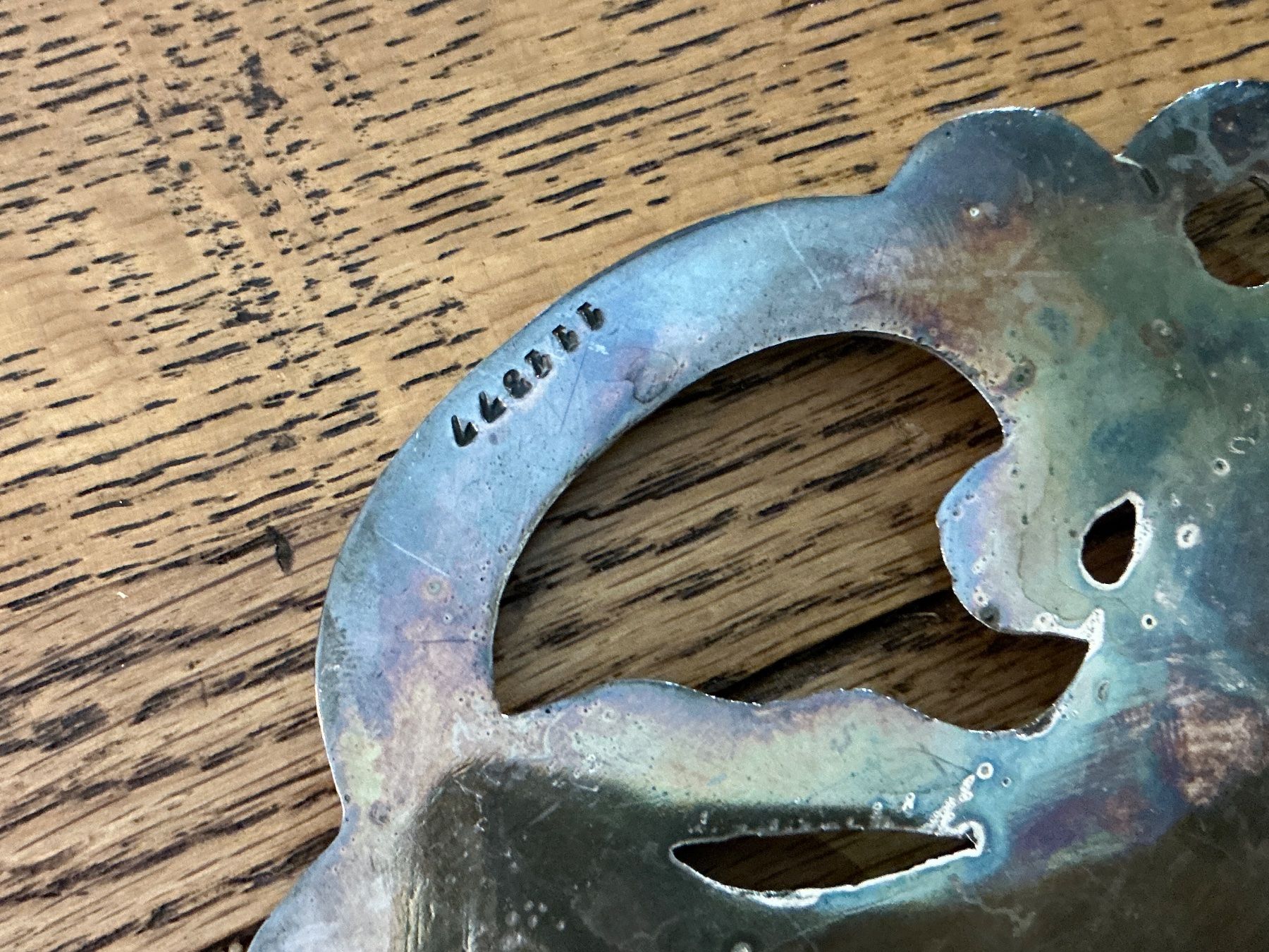 Skulpturen & Statuen: JUGENDSTIL SPARGELSCHALE HALTER VERSILBERT PUNZE UNPOLIERT – Gebraucht aus Biglen von Limarkt 5