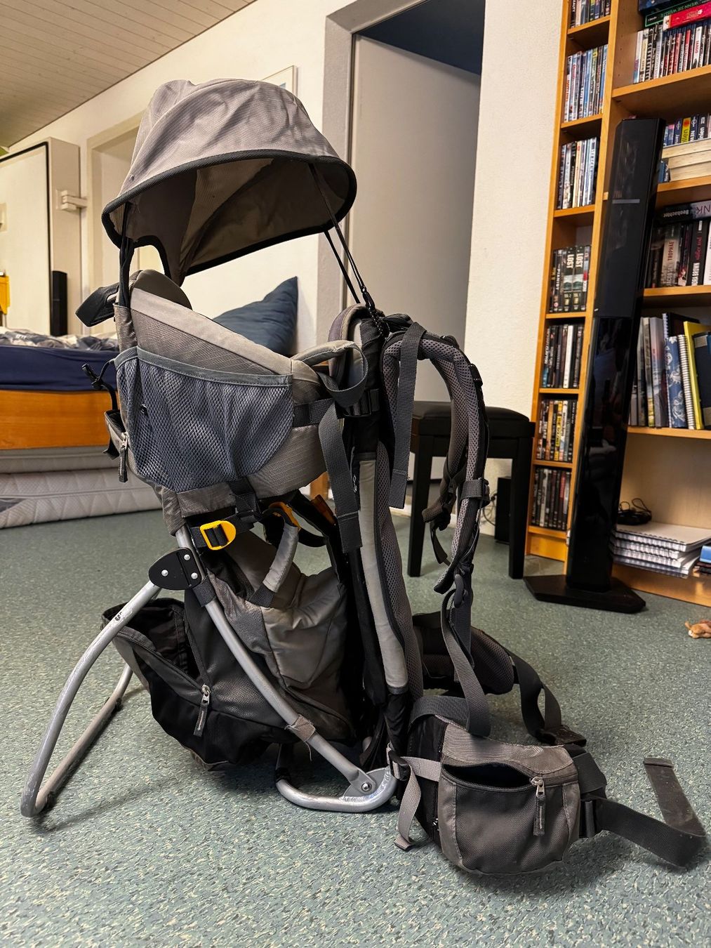 Deuter Marsupi portabebè: Deuter Kid Comfort II Kindertrage – Usato da Obfelden venduto da Poepjes