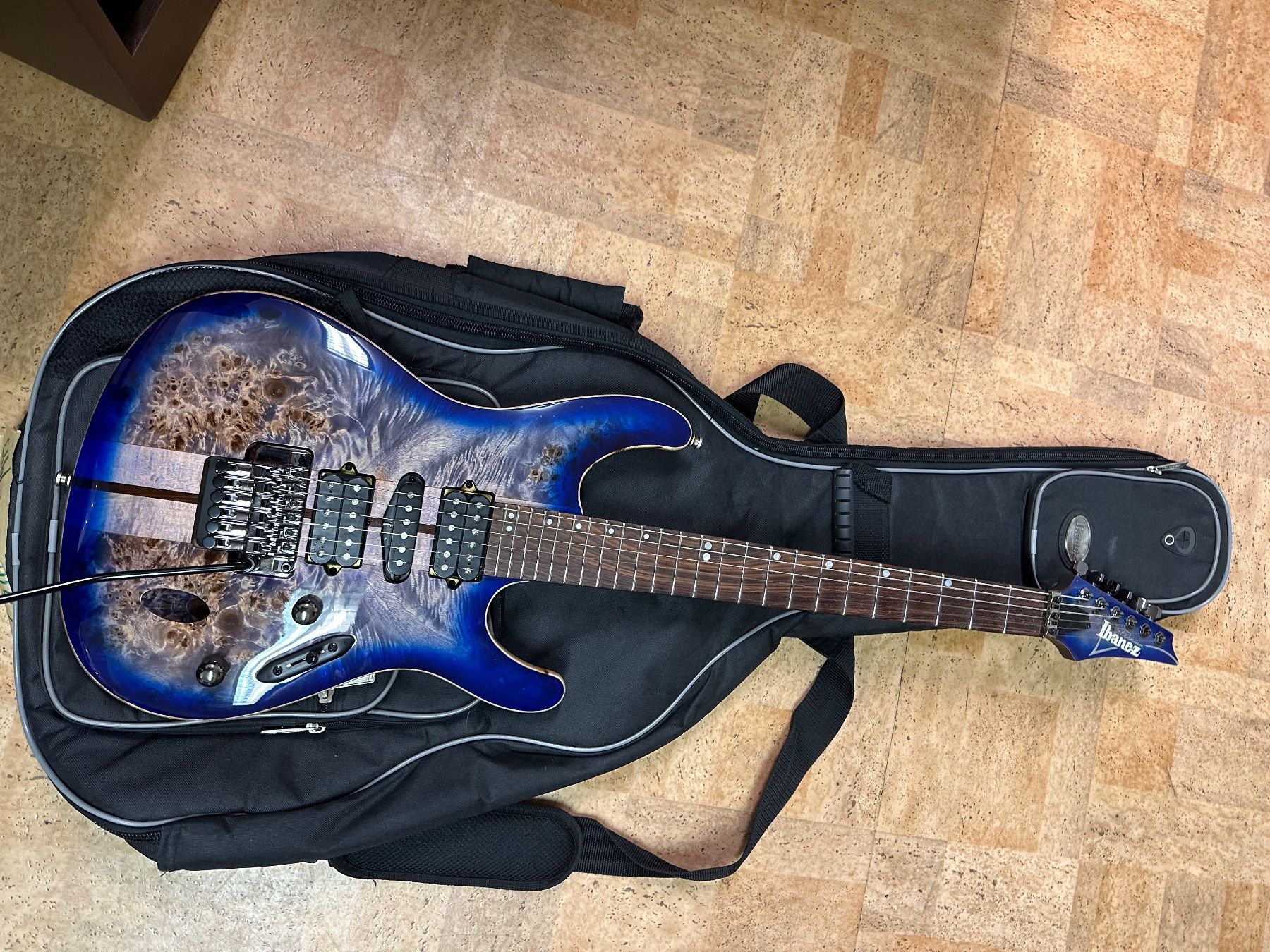 Ibanez Strumenti musicali: Ibanez premium S1070PBZ-CLB – Usato da Tschierv venduto da Screamingwolfguitars 4