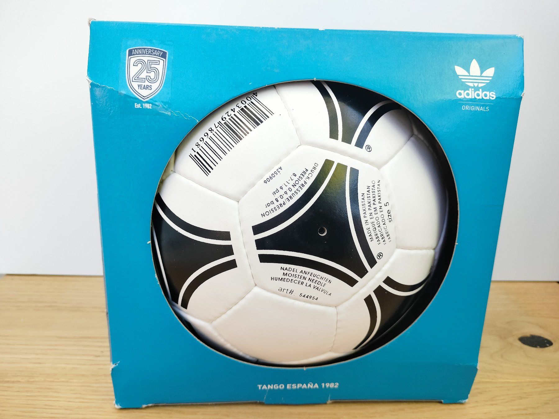 Adidas Bälle: Original Adidas Matchball 1982 in OVP – Neu (gemäss Beschreibung) aus Wil SG von kaizzen 1