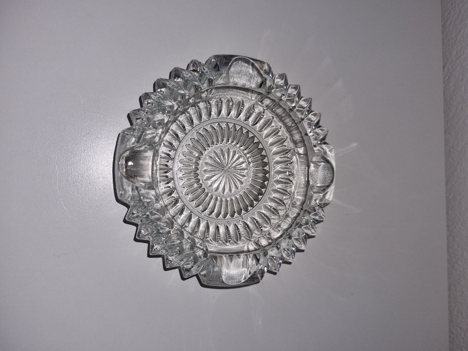 Portacenere: Aschenbecher Glas rund antik  – Usato da Chur venduto da Beimirhates