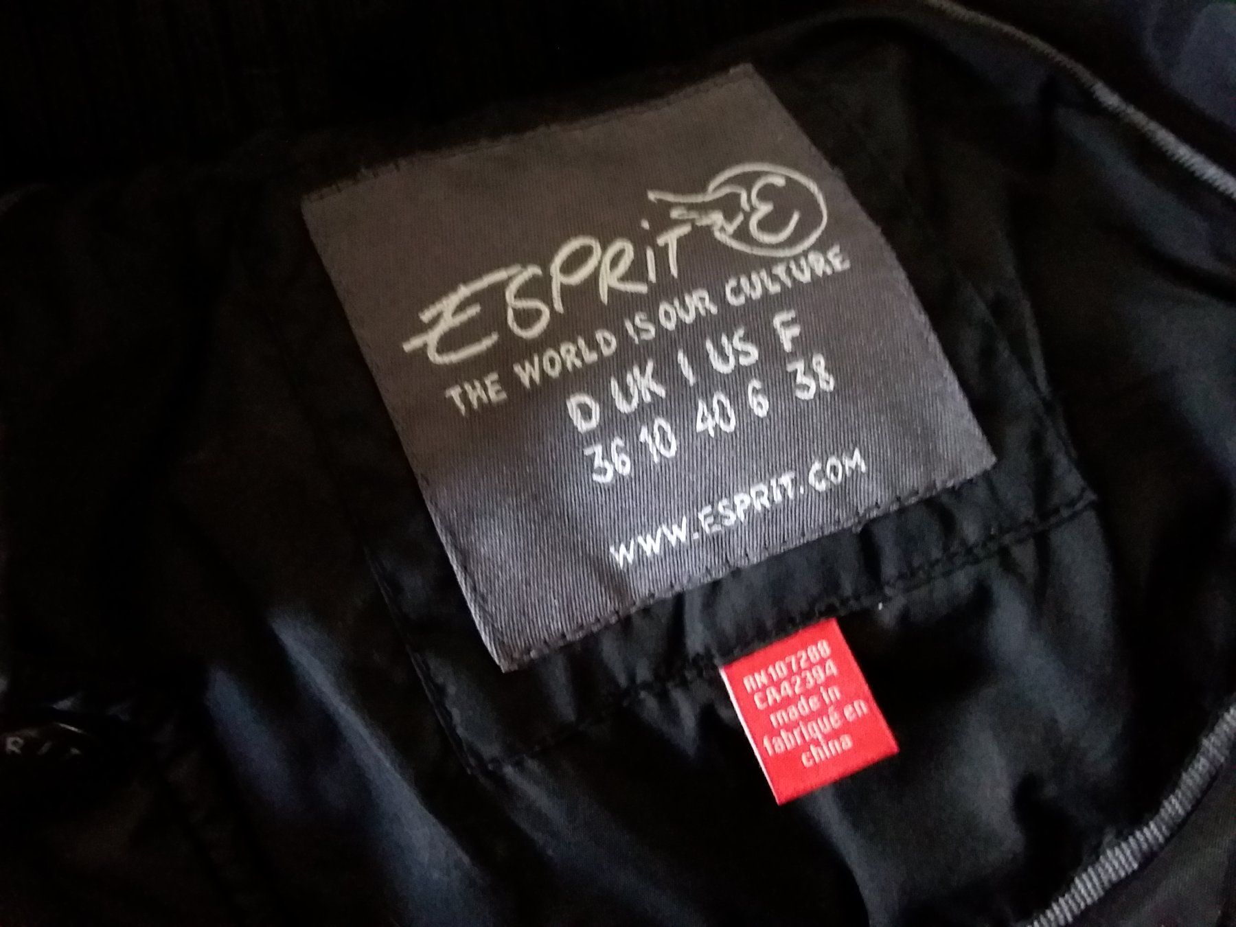 Esprit Giacche: ESPRIT Steppjacke mit Kapuze, Gr 36 – Usato da Uitikon Waldegg venduto da Risibisi7 4