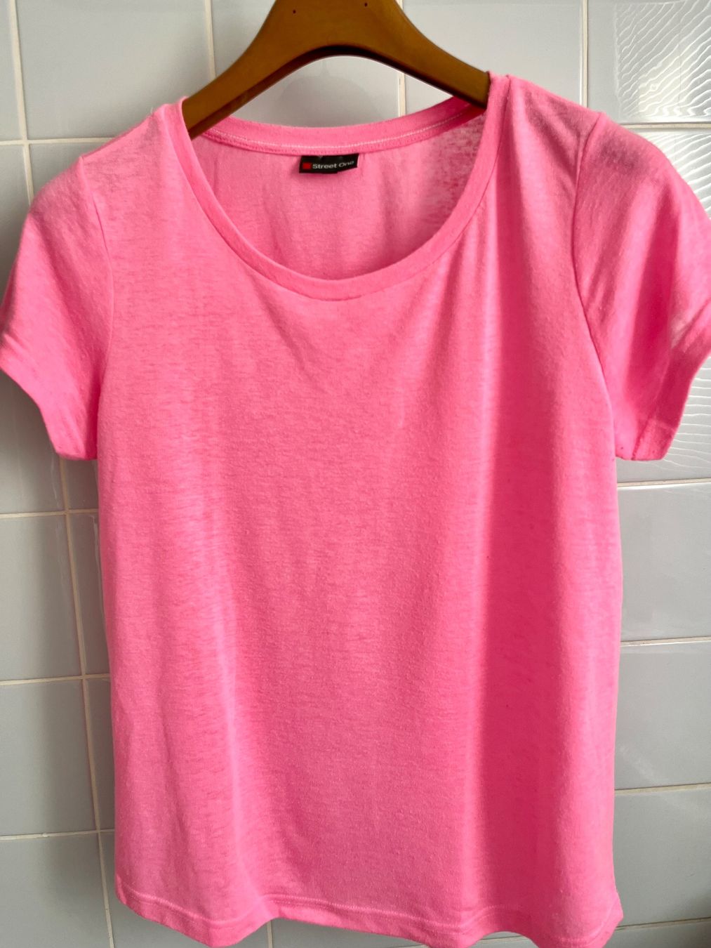T-shirt: 5 T.Shirt, gemustert und uni, Kurzarm, Gr.M/40 – Usato da Adliswil venduto da eri.40 8