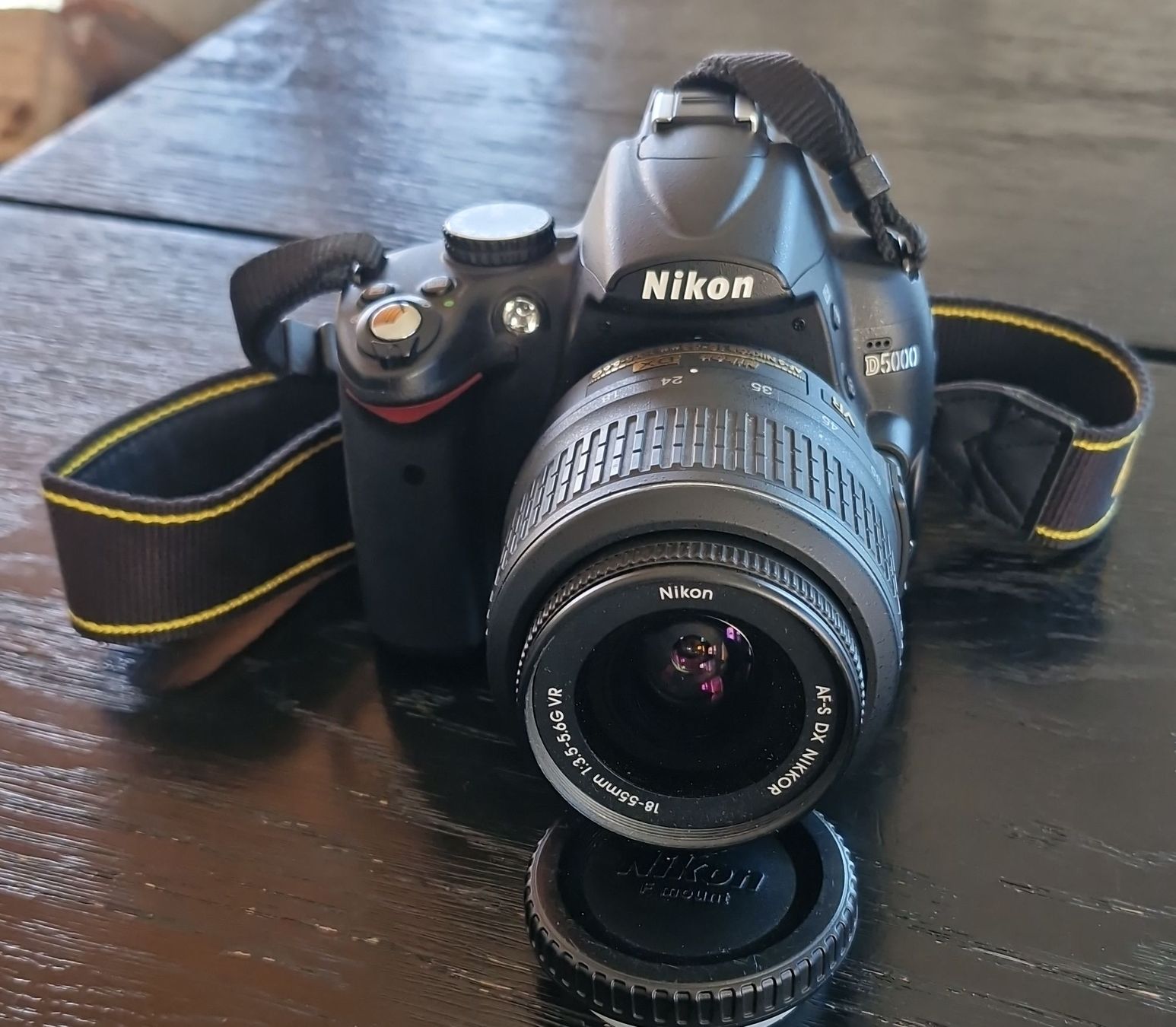Nikon Fotocamera: Nikon D3000 Reflex numérique + objectif 18-55mm – Nuovo (secondo la descrizione) da Erde venduto da sfc01