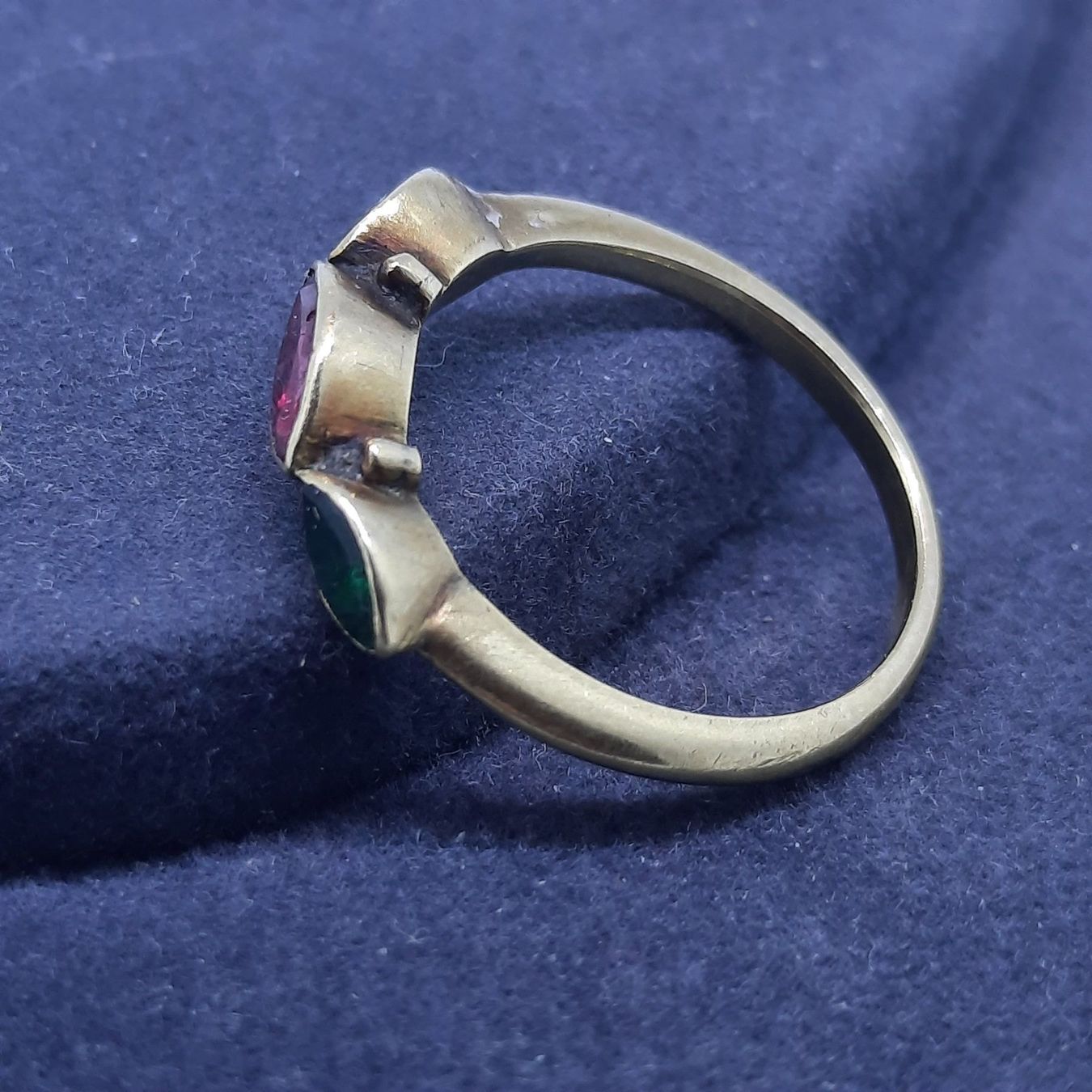 Anelli: Entzückender Goldring mit Edelsteinen – Usato da Unterägeri venduto da Altgoldschmuck 3