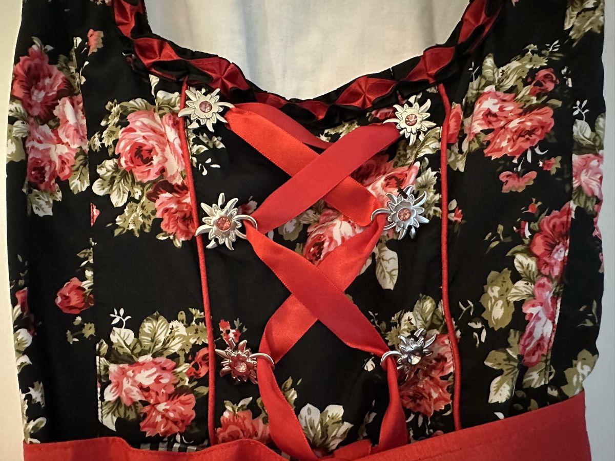 Costumi: Schönes Dirndl Grösse 42 – Usato da Rafz venduto da Dilifledermaus 3