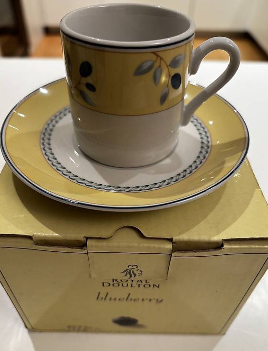 Royal Doulton Tazze: 4 Tazzine Royal Doulton – Usato da Montagnola venduto da ciain67