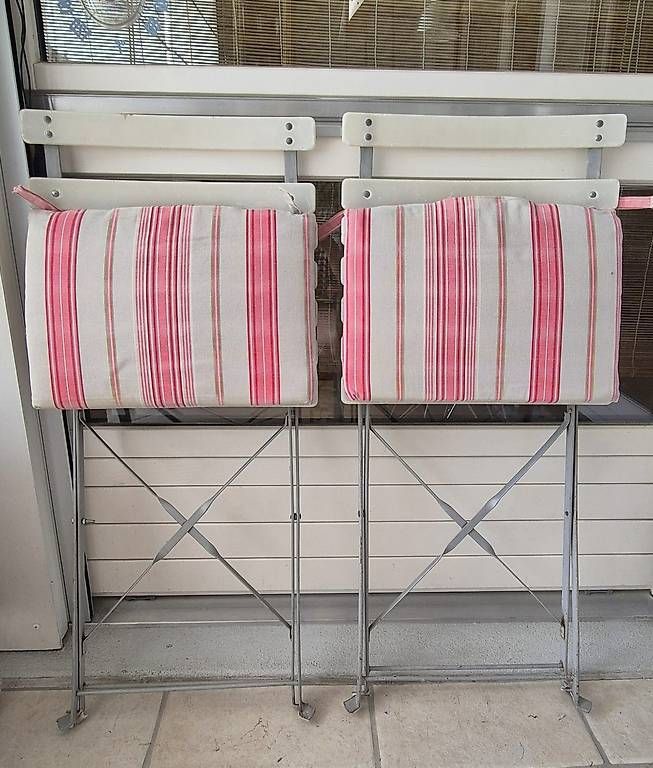 Set di tavolo e panche: Set de table + chaises pour jardin – Usato da Villars-sur-Glane venduto da Verocac 2