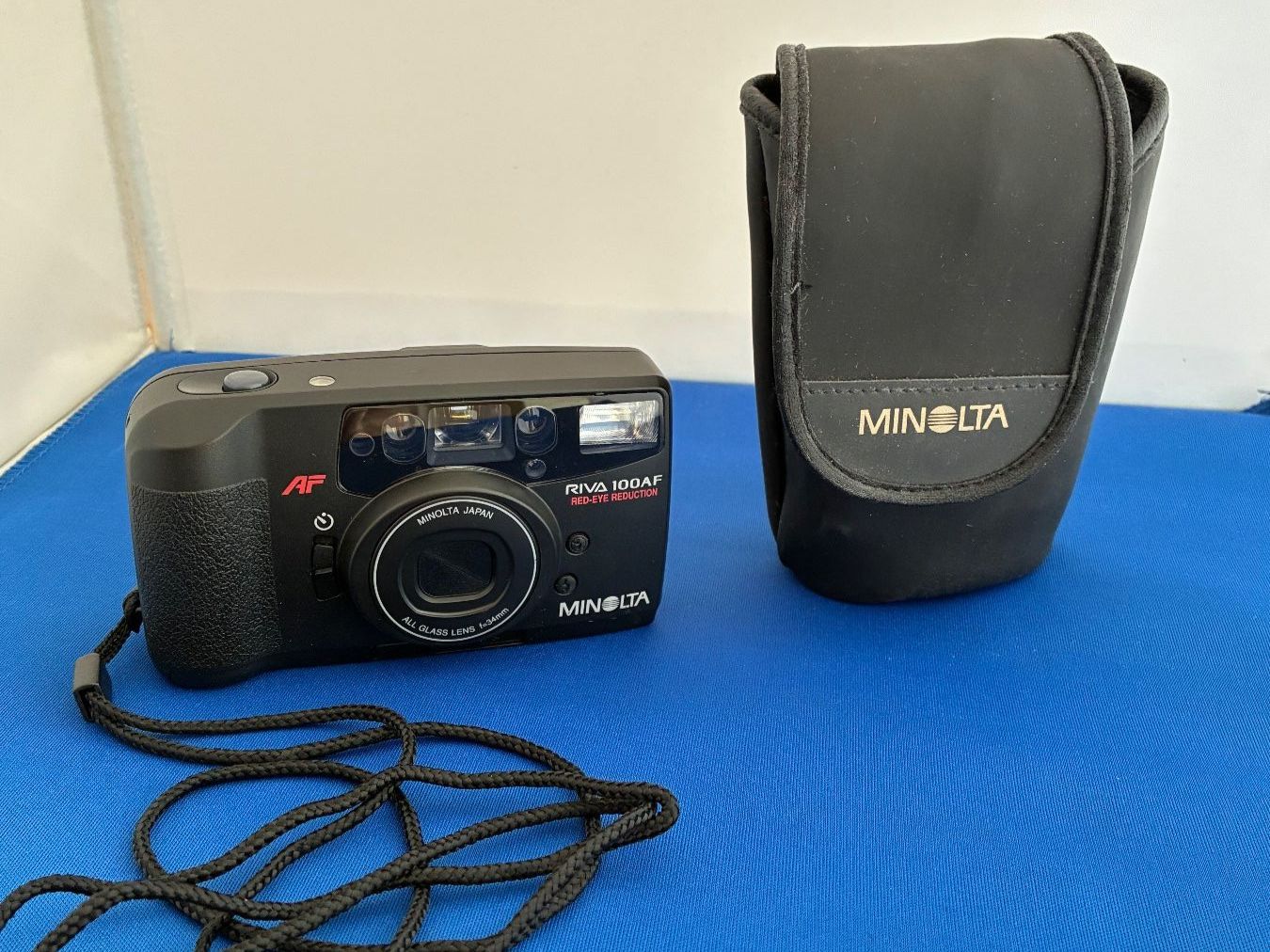 Minolta Fotocamera: Minolta Riva 100 AF mit Tasche – Usato da Fällanden venduto da Marcel3500 1