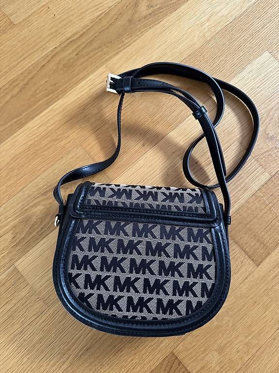 Michael Kors Taschen für Damen: Michael Kors Umhängetasche – Gebraucht aus St. Gallen von tschol 1