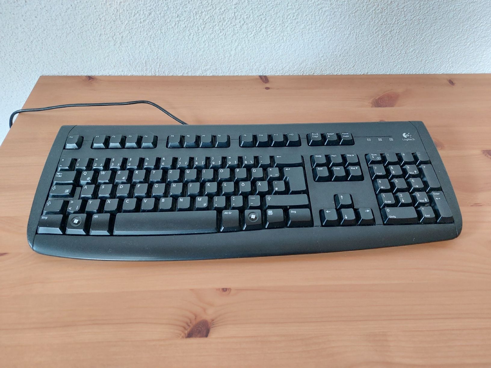 Logitech Claviers: Logitech Tastatur, Top Zustand ! – D'occasion à Effingen par roe_7mb7