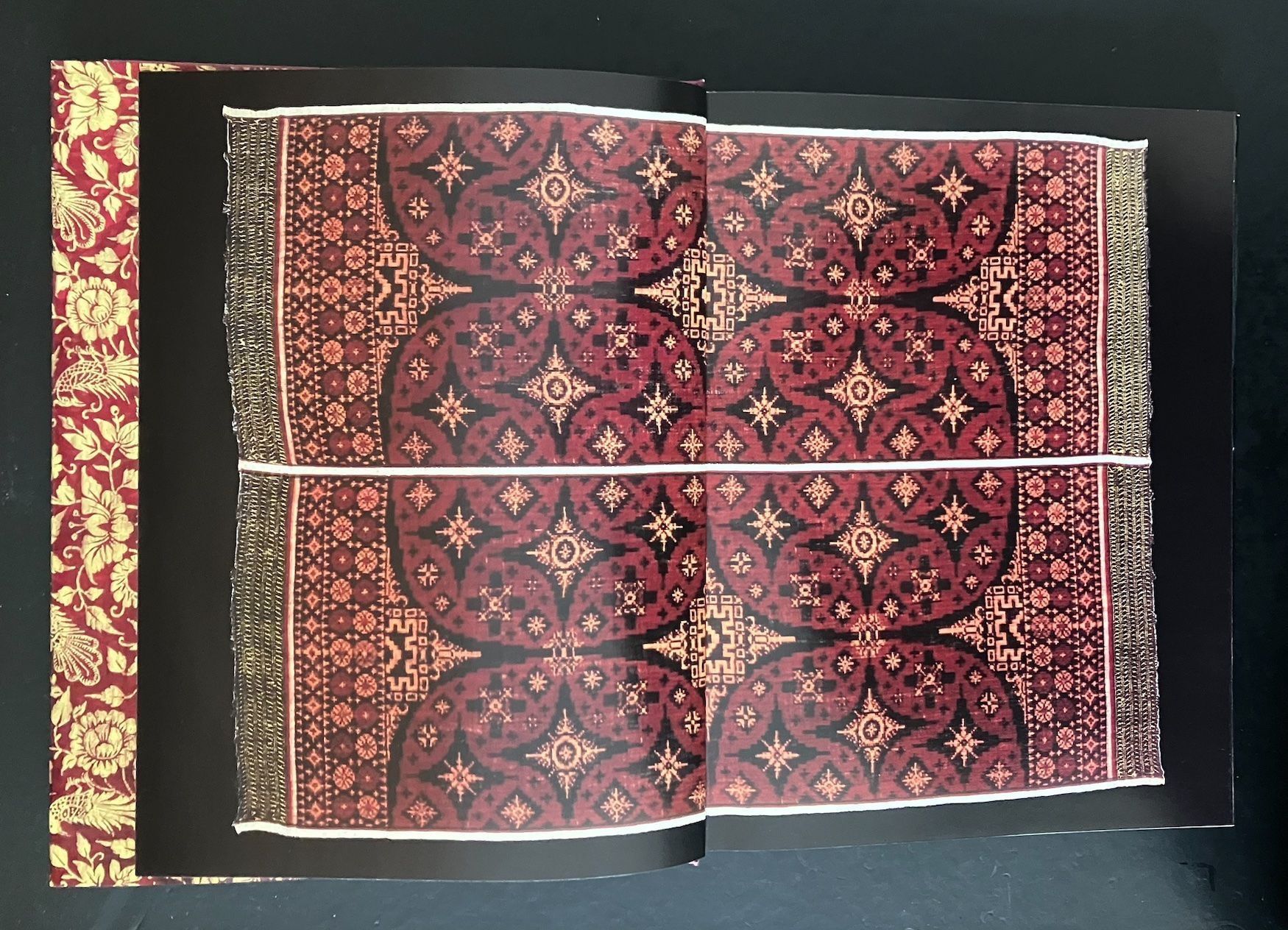 Libri: textilien in bali . periplus editions – Usato da Allschwil venduto da rotocker 2