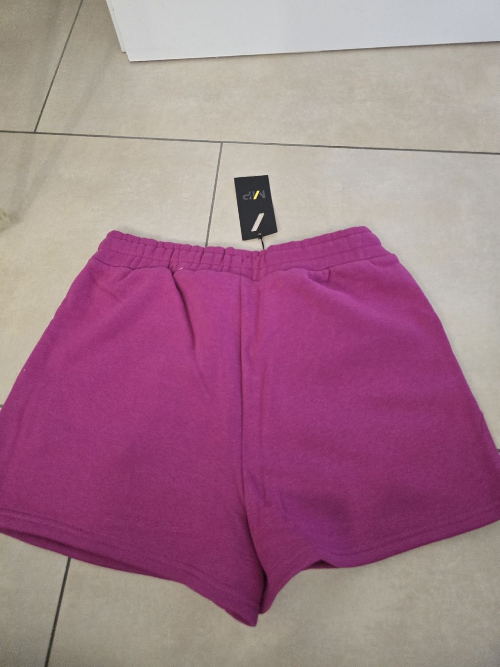 Pantalons: Damen Shorts - Grösse M – Neuf avec emballage d'origine à Rickenbach b. Wil par Kth_v8 2