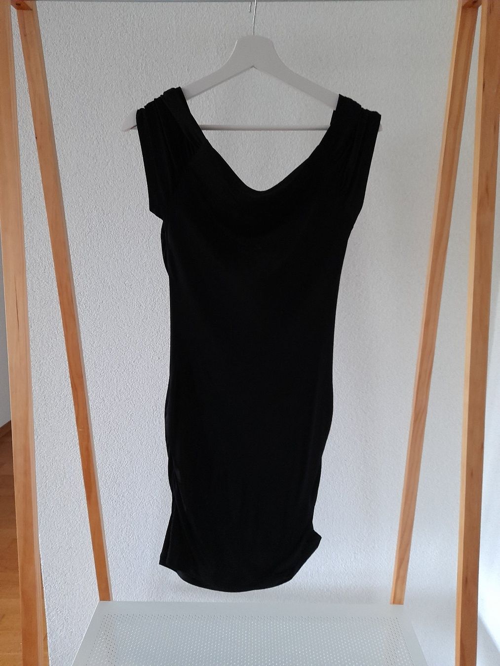 Robes: Robe noire iblues – D'occasion à Mont-sur-Lausanne par Pioutch 1