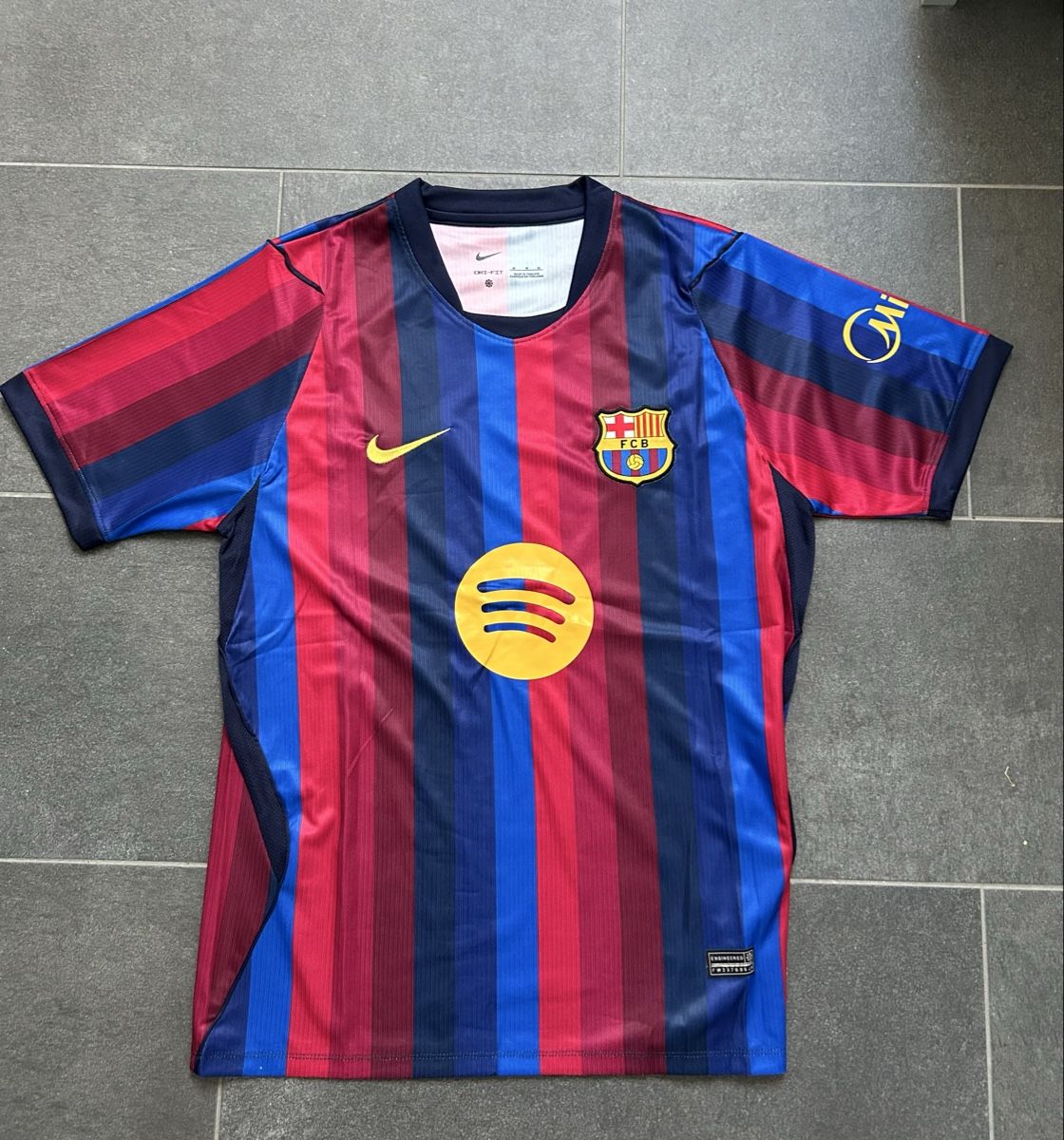 Canottiere & Pantaloni: FC Barcelona Trikot 26/27 – Nuovo (secondo la descrizione) da Otelfingen venduto da hun_7ytk