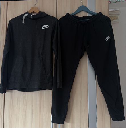 Haut Nike Sweat capuche et pantalon noir Taille S