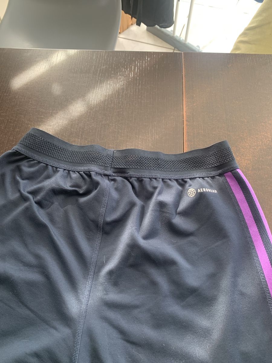 Pantaloni: Bas de training Adidas Réal Madrid taille M – Usato da Domdidier venduto da qatar1973 3