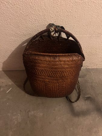 Schicker Vintage Rucksack aus Bast, Flechtkorb