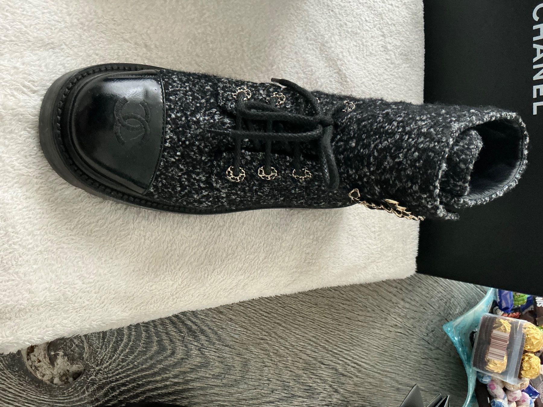 Chanel Scarpe da donna: Chanel Boots original Gr. 38.5 – Usato da Hittnau venduto da Flieger63 4