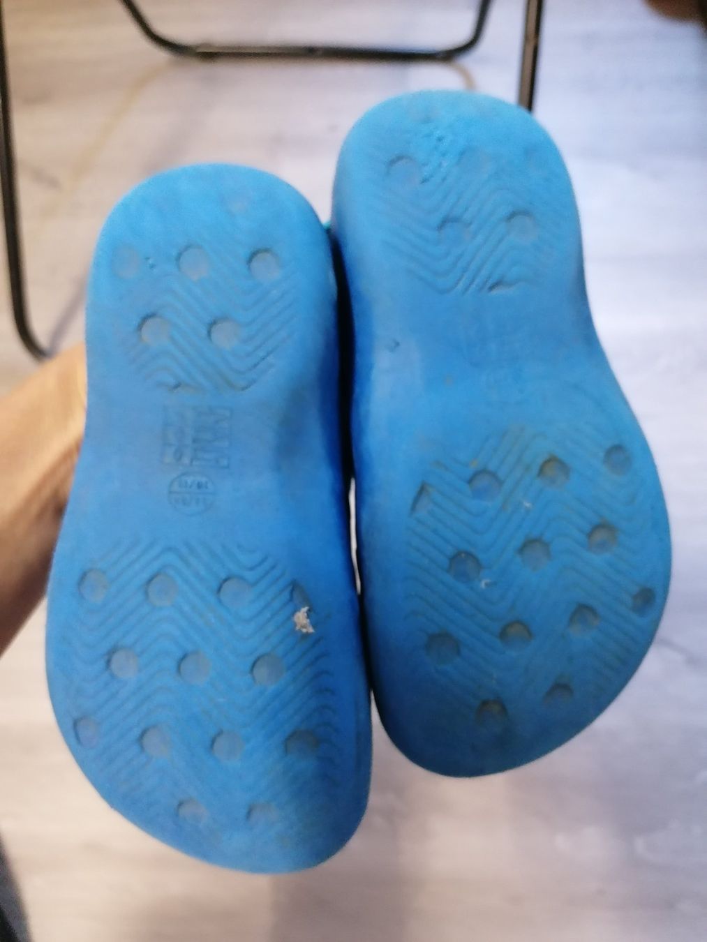 Chaussures garçon: blaue Clogs Gr. 28/29 – D'occasion à Thalwil par myandine 2