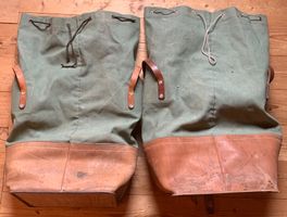 2 Material-/Werkzeugsäcke der CH Armee