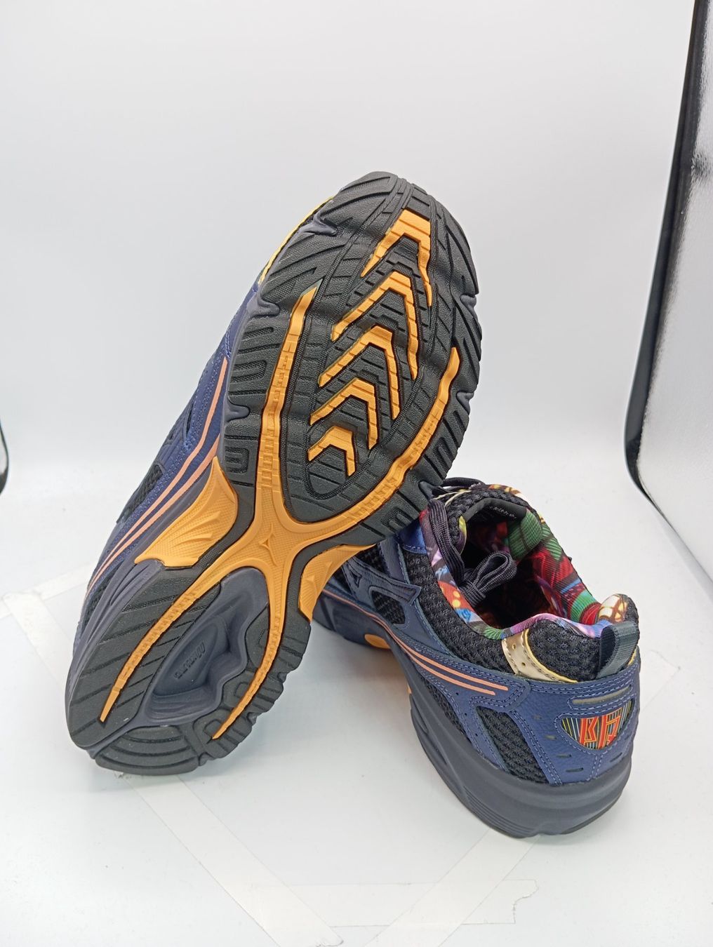 Mizuno Scarpe da uomo: Mizuno Osaka Pack - Night (EU46) – Nuovo e nell'imballaggio originale da Schaffhausen venduto da outlez 7